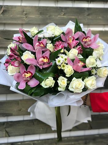 Букет цветов из: Розы и Хризантемы в Спасске-Рязанском