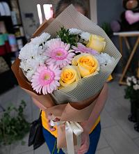 Букет цветов из:  Герберы, Розы и Хризантемы в Спасске-Рязанском