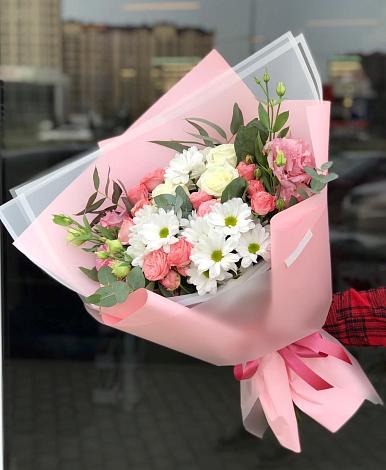 Букет цветов из: Розы, Лизиантусы и Хризантемы в Спасске-Рязанском